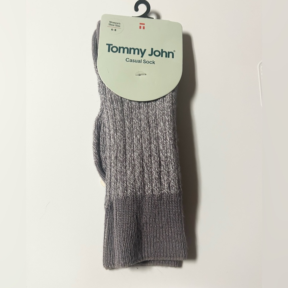 Tommy John’s Woman Casual Socks Grey Ridge Size 6 to 8  NWT